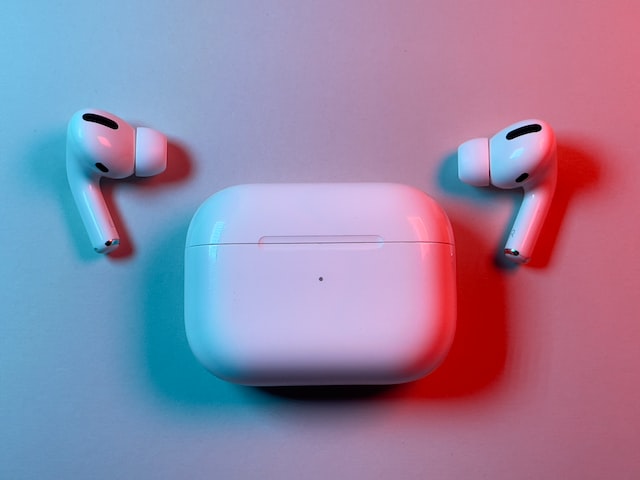 how to charge airpod pros without case